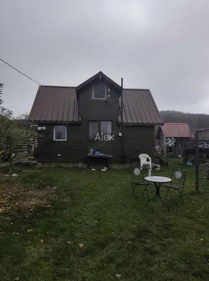 Casa de vara in Comuna Tomesti, sat Chicerea, 900mp teren imprejmuit