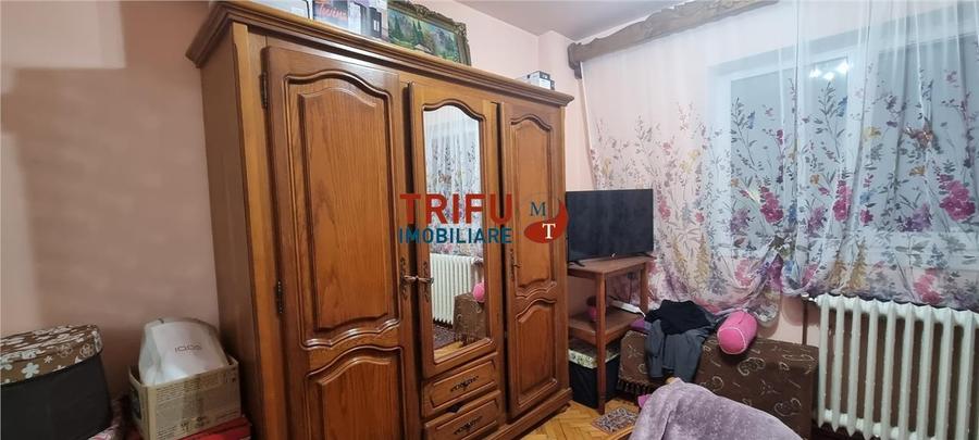 Apartament 3 camere de vanzare zona Cetate - 3
