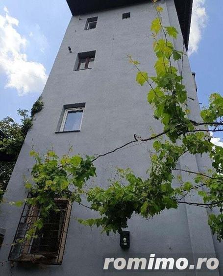 Dacia-Toamnei singur in curte - 5