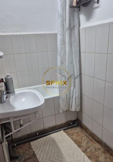 Garsoniera | Bd Decebal | etaj 5 | balcon | metrou piata muncii 3 minute - 10