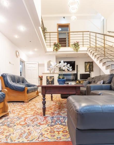 Pensiune Turistica cu Sala de Mese + Casa de Locuit in Cristesti - 1