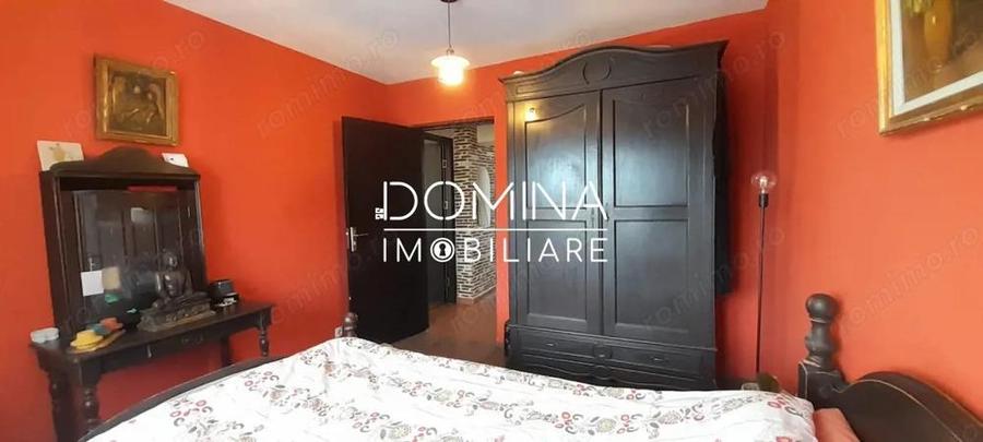 Vanzare apartament 3 camere, situat in Targu Jiu, strada Victoriei - 10