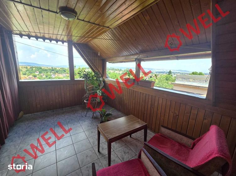 Casă cu 6 camere cu Teren 421 Mp în Central