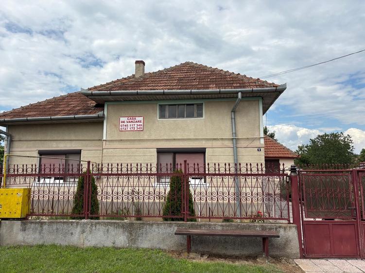 Casa de vanzare in orasul Simeria - 1