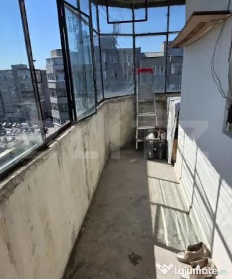 Apartament de vanzare, cu 4 camere, 4 balcoane, 75 mp, zona - 2