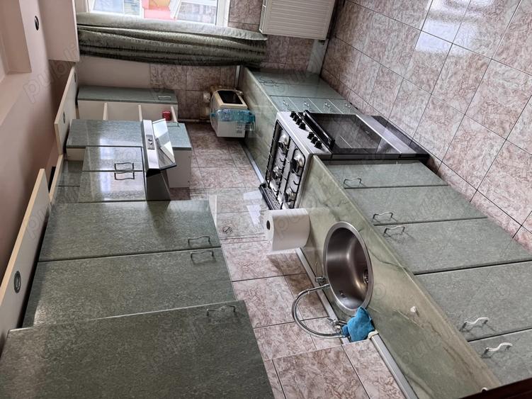 Vand apartament 3 camere zona lama - 10