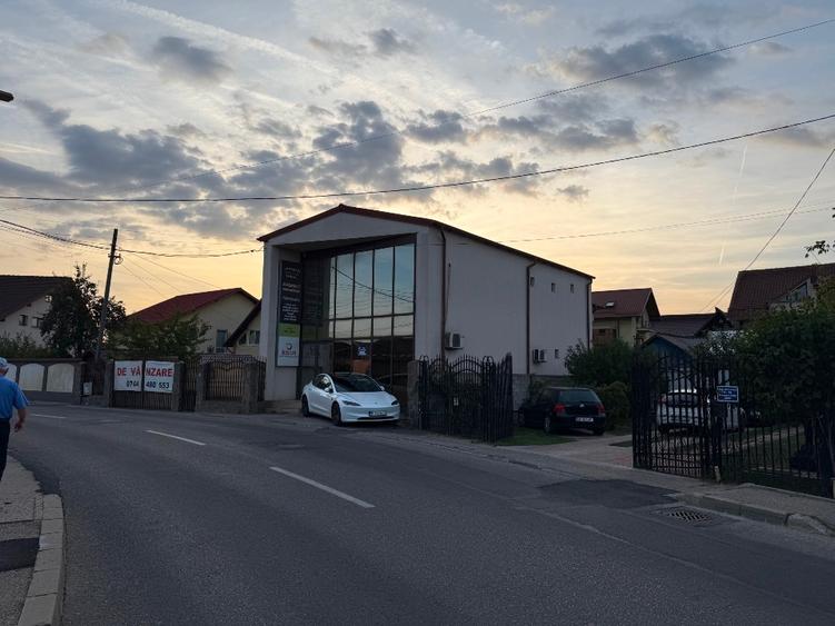 De inchiriat spatiu 160mp - 2