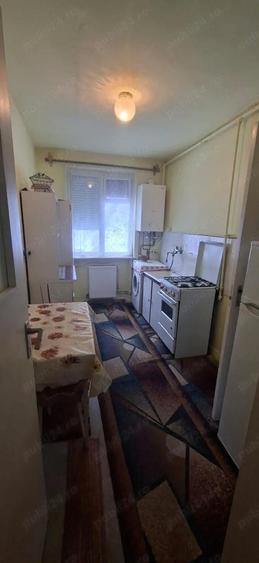 Proprietar, vand apartament cu 2 camere, decomandat - zona lini?tita - 3