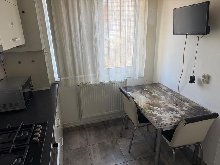 Inchiriez apartament central,mobilat si utilat - 6