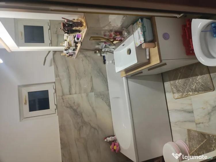 Apartament cu 4 camere decomandat în Central