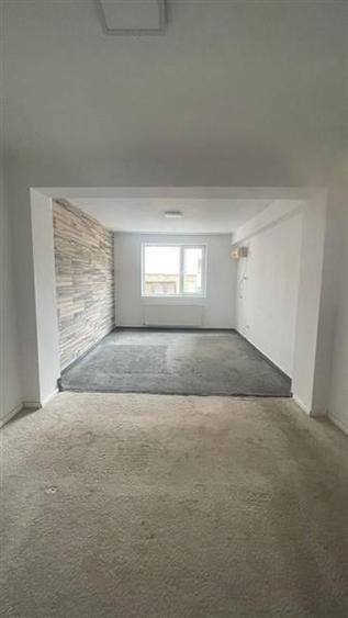 Piata Muncii, vila  moderna, 380 mp,  11 camere - 2