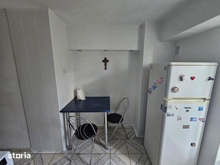 Garsoniera spa?ioasa cu balcon ?i mobilier complet - 6