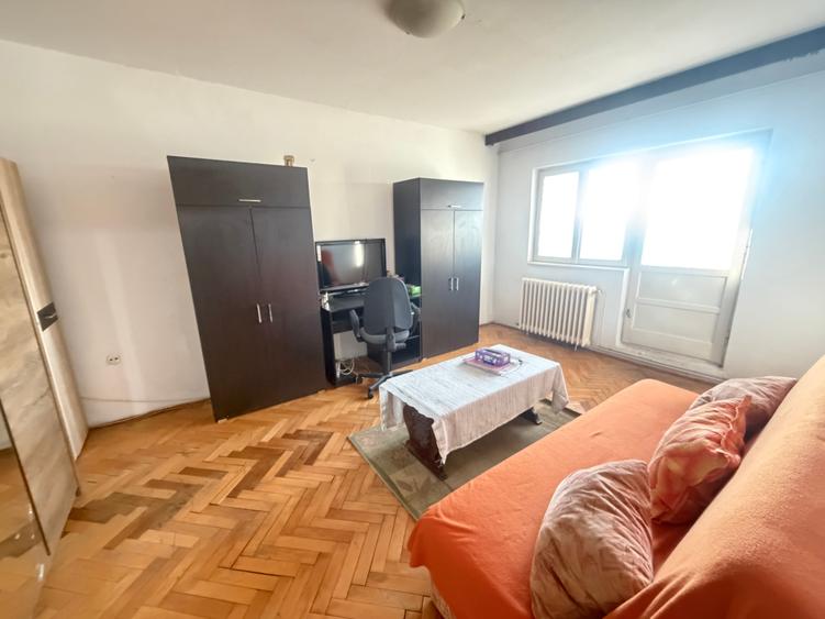 Inchiriez apartament cu 2 camere Aradului 350 euro - 1