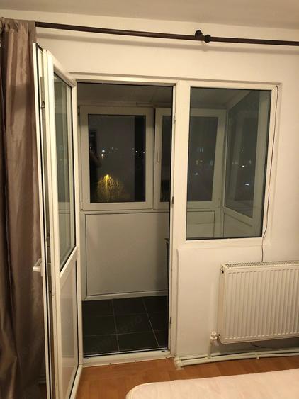 Apartament cu 4 camere semidecomandat în Ferentari