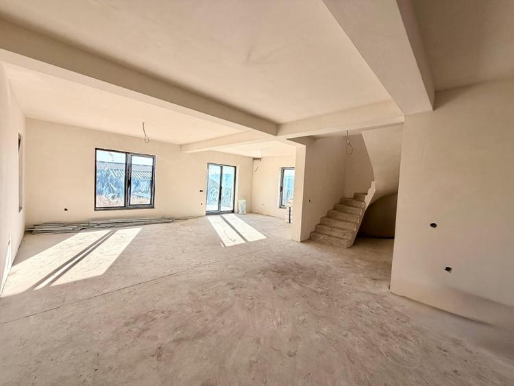 Casa individuala noua in Dezmir - semifinisata, teren 564 mp. - 1