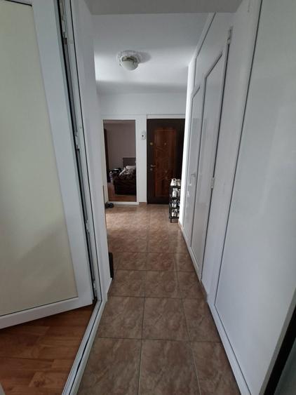 Apartament 2 camere et. 1 Carol Davila decomandat, confort 1 + Garaj. Proprietar - 6