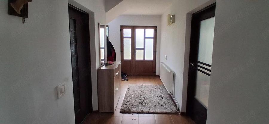 Casa P+M construita intr-o oaza de verdeata , departe de zgomotul orasului - 9