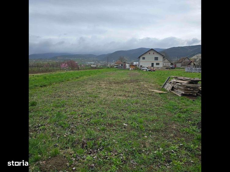 Teren intravilan Uroi - 2