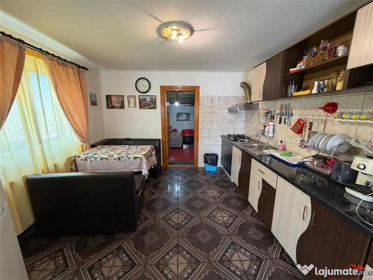 Casa P M de in Odobesti 1.021mp teren - 9