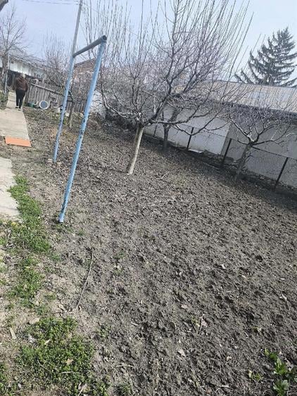 Casa batraneasca de vanzare Hu?i - 5