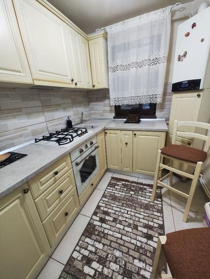 Inchiriez apartament 3 camere - 2