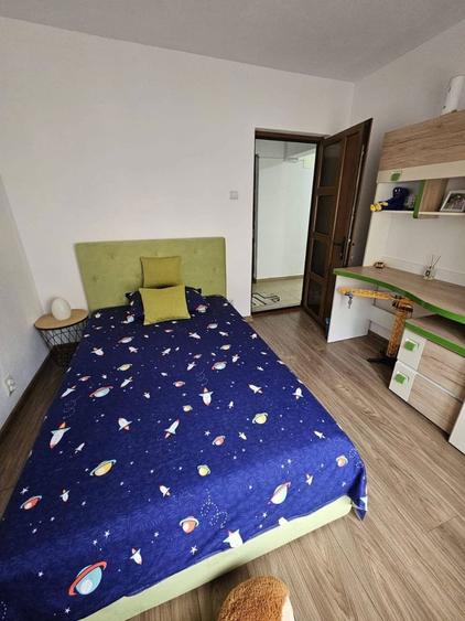 Apartament 3 camere bloc 6bis etaj 2 - 1