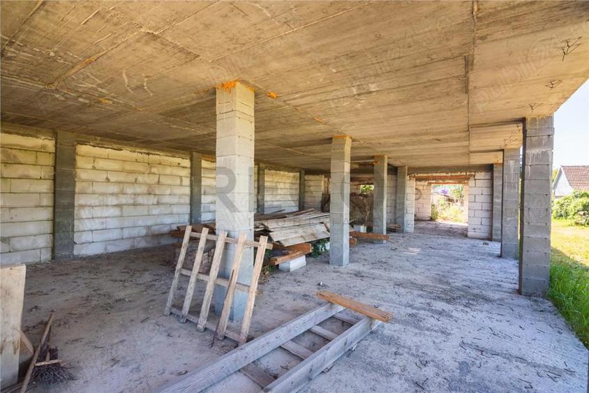 Casa veche ?i construc?ie noua - 1