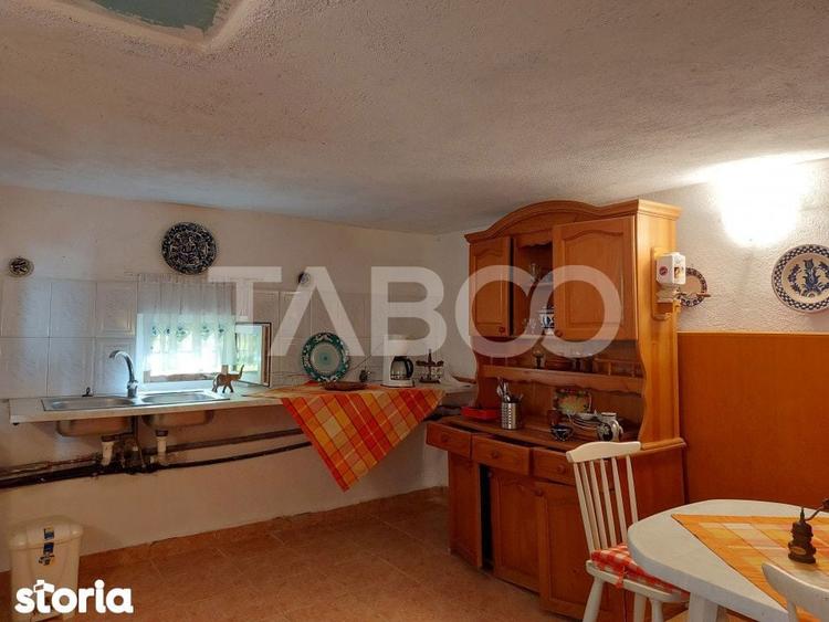 Casa de vanzare cu 2 apartamente separate si teren 500 mp Cisnadioara - 16