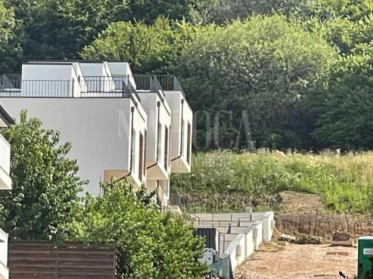 Casa 4 camere de vanzare in Floresti - 1