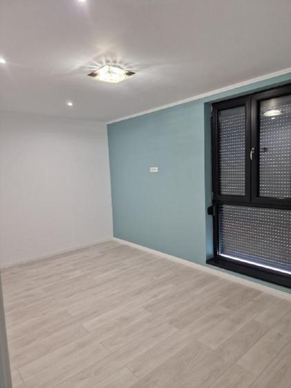 Apartament cu 5 camere decomandat în Central