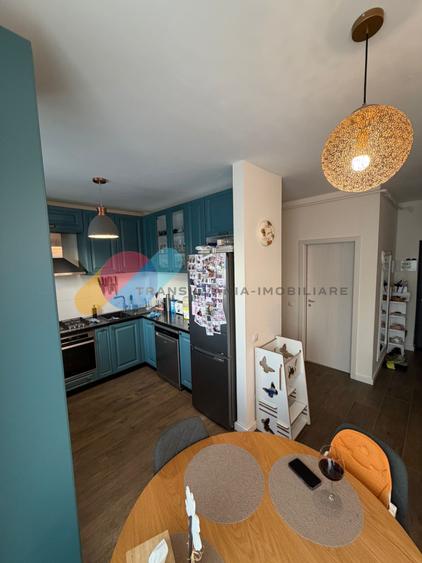 Apartament cu 3 camere semidecomandat, mobilat în Chinteni