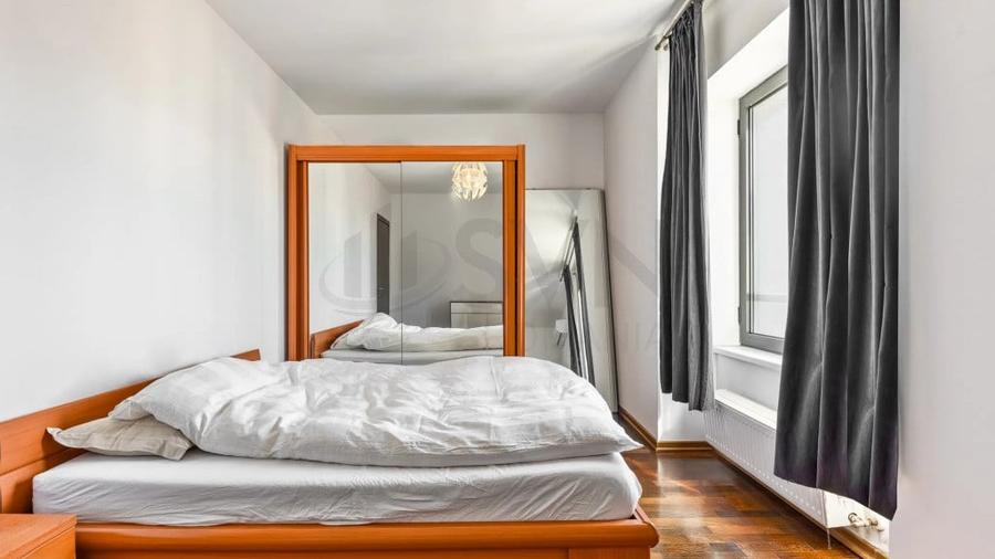 Apartament cu 3 camere decomandat în Victoriei