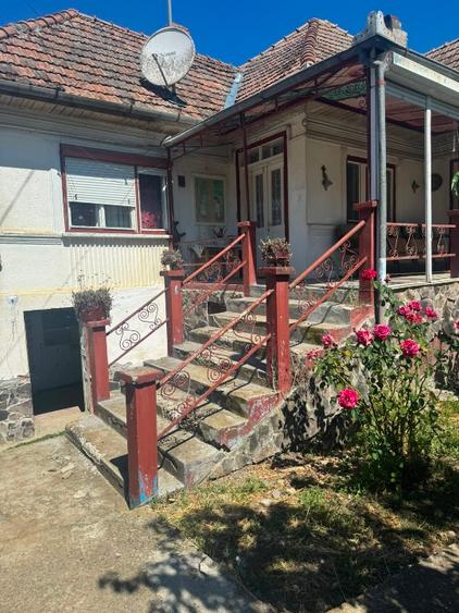 Casă individuală cu 4 camere cu Teren 1900 Mp în Gâmbuț
