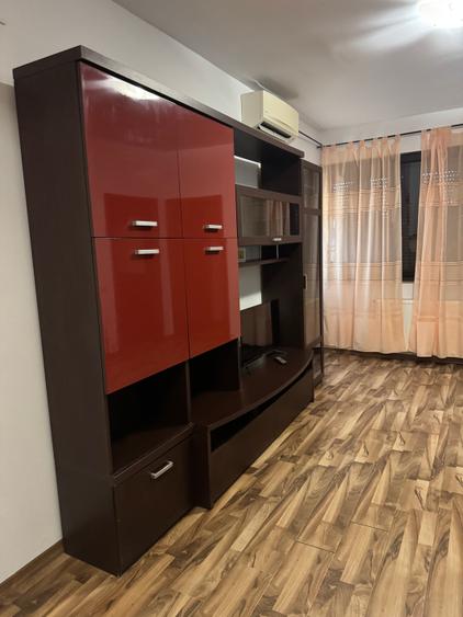 Apartament cu 2 camere semidecomandat în Prelungirea Ghencea
