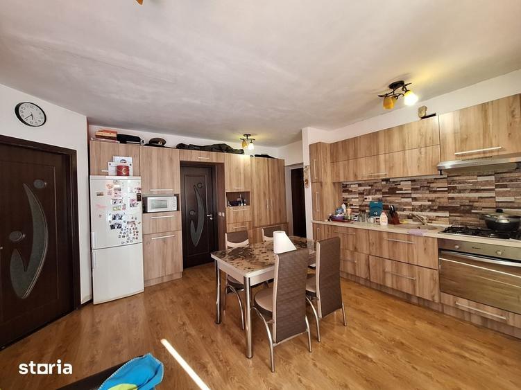 Apartament decomandat, 2 balcoane, zona KIK - 3