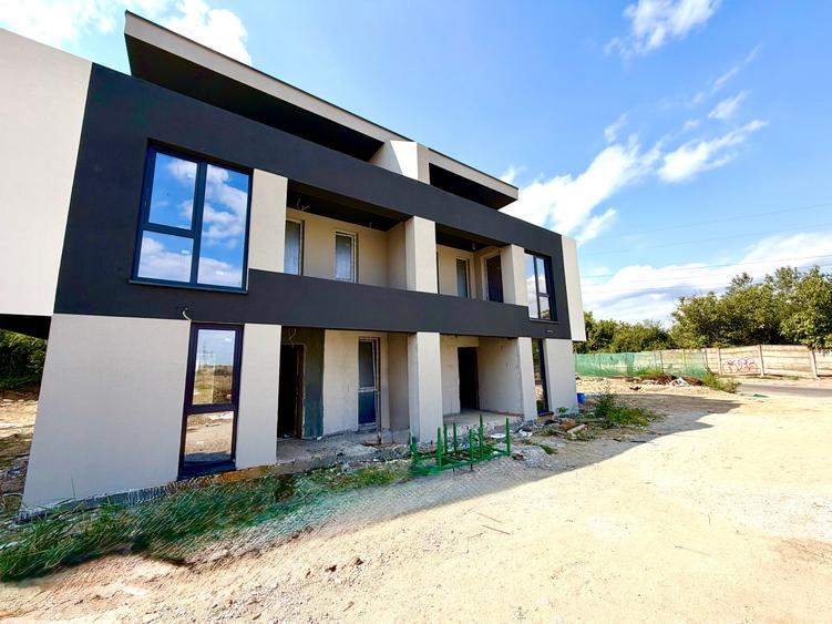 Duplex cu 4 camere cu Canalizare în Splaiul Unirii