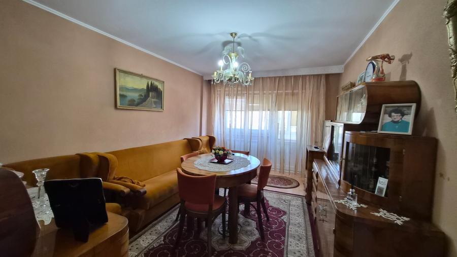 Apartament cu 3 camere decomandat în Tomis III