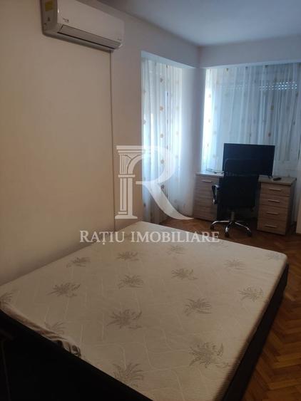 Apartament cu 3 camere decomandat, mobilat în Cetății
