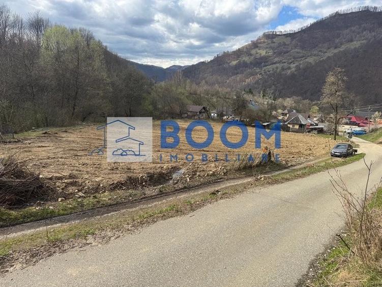 Teren Construcții intravilan de 2298 mp, în Malaia