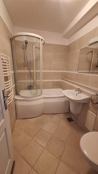 Apartament cu 2 camere semidecomandat în Subcetate