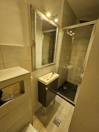 Apartament cu 3 camere semidecomandat, mobilat în Lujerului