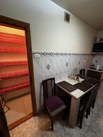 Apartament cu 3 camere decomandat în Exterior Vest