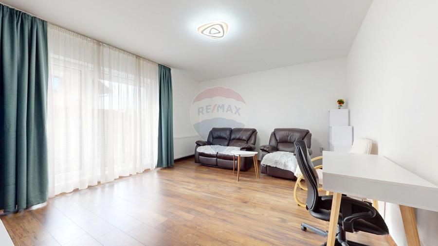 Apartament cu 2 camere decomandat, mobilat în Tractorul