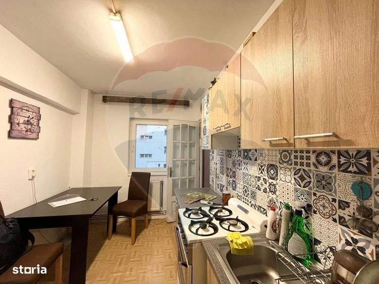 Apartament cu 3 camere, mobilat în Central