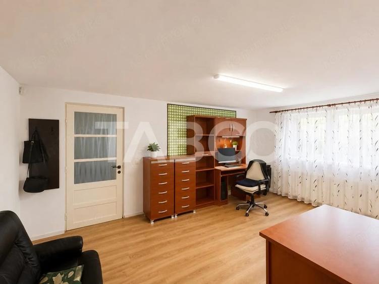 Spațiu comercial, de 75 mp, în Central