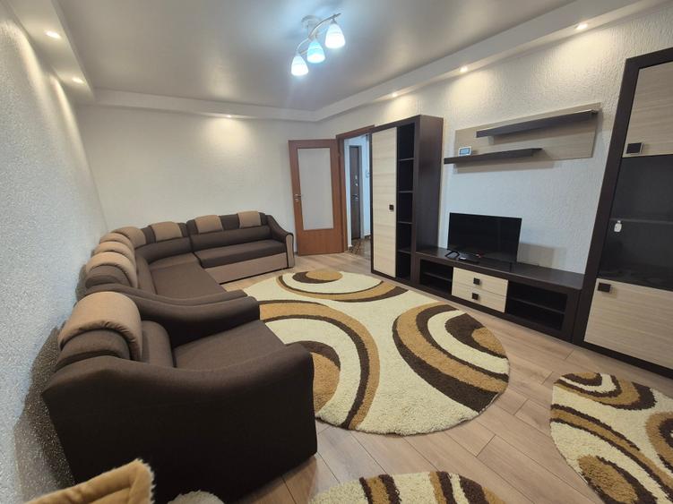 Apartament cu 3 camere decomandat în Mărgeanului