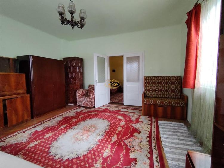 Casă cu 2 camere cu Teren 469 Mp în Central