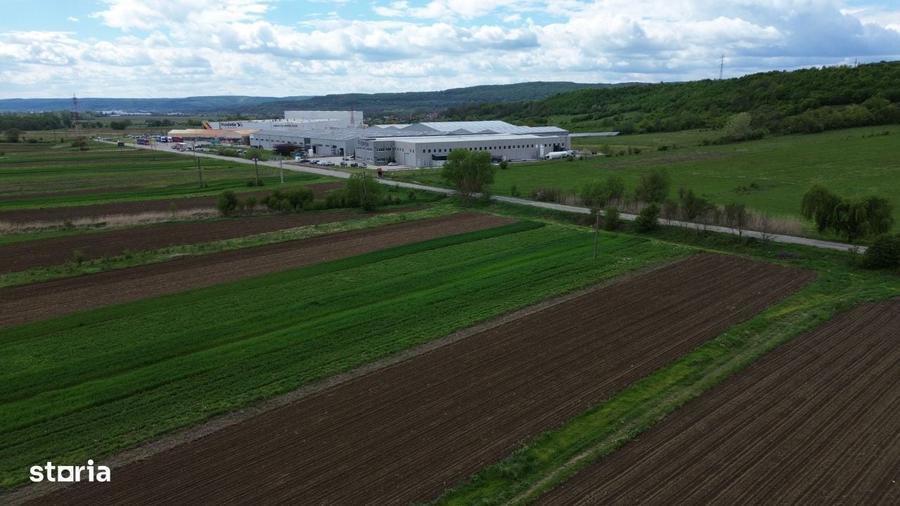 Teren Mioveni,3 drumuri de acces,langa Haulotte - 2