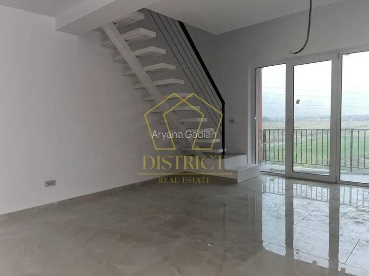 Apartament cu 3 camere decomandat în Giroc