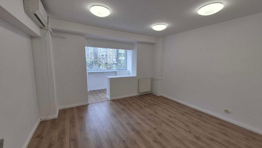 Ultracentral, Bulevardul Decebal - Apartament cu 3 camere spatioase, renovat, ideal pentru firme - 8
